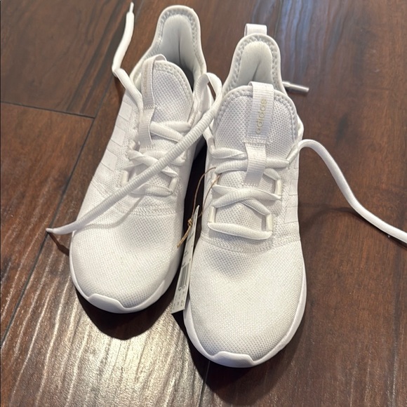 Adidas White Sneakers Modern Streamlined Design - Picture 2 of 3